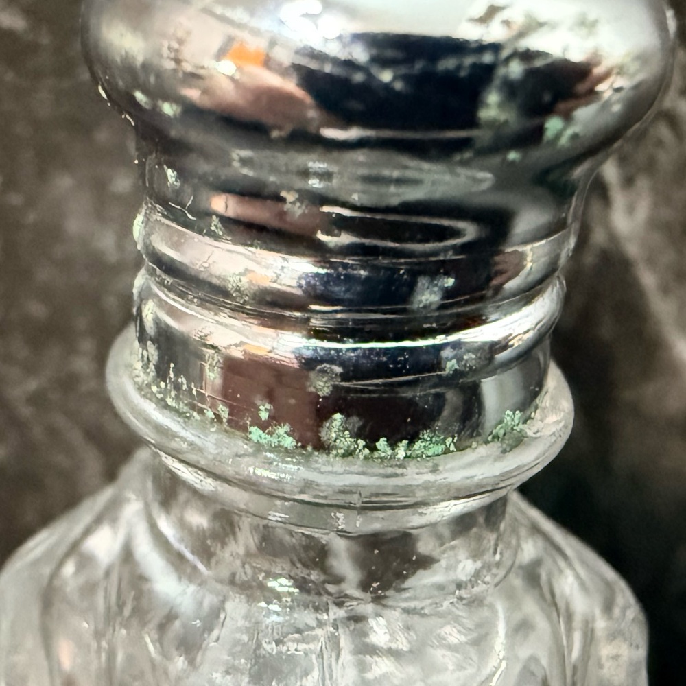 Small Salt & Pepper Shakers - Picture 16 of 16